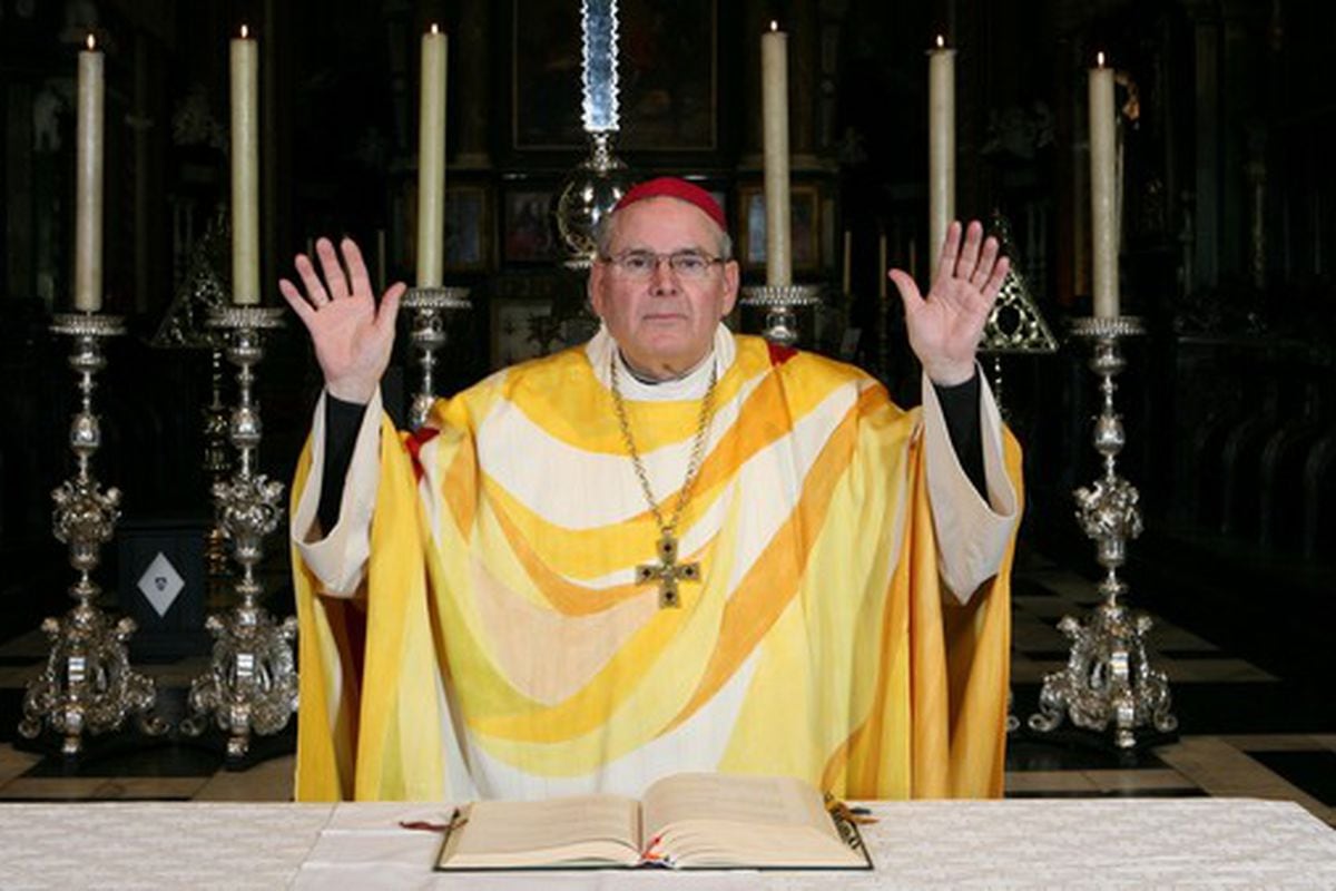 Violences sexuelles dans l’Eglise : “L’évêque Vangheluwe n’a pas demandé à être déchu”. Et, le pape, de lui-même, ne peut pas le déchoir