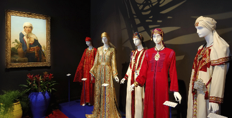 «Aux fils du caftan marocain» : Exposition  au musée national de la parure