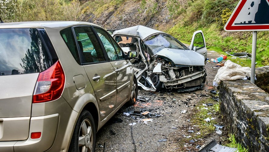 Ils sortaient de la maternité : deux individuals tués dans un accident de la route au nord du Gard, leur bébé est grièvement blessé
