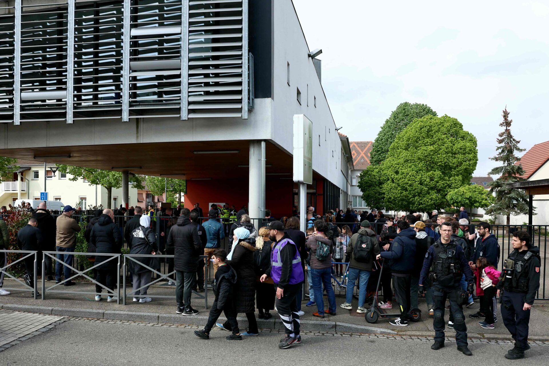Deux fillettes blessées au couteau par un homme près d’une école dans le Bas-Rhin