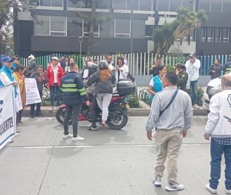 Sindicato de la Dian protestó por ‘masacre laboral’, tras fallo de tutela